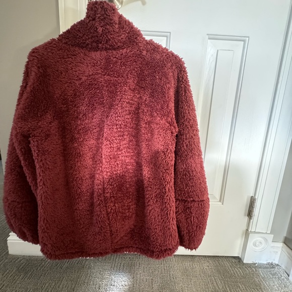 FINAL SALE - Lululemon soft fleece polyester pullover.  Burgundy, Size XS/S - Picture 2 of 4